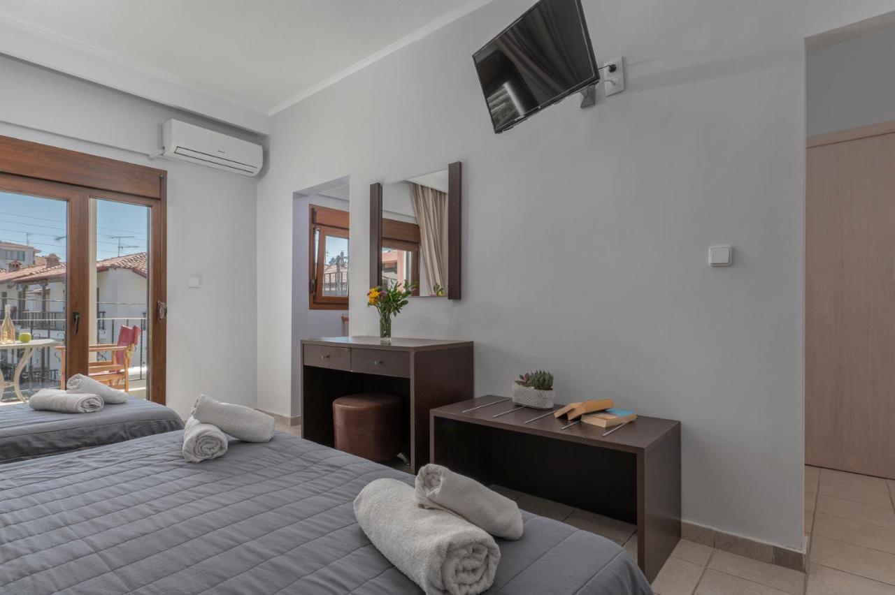 Adonis Hotel Pefkochori Extérieur photo