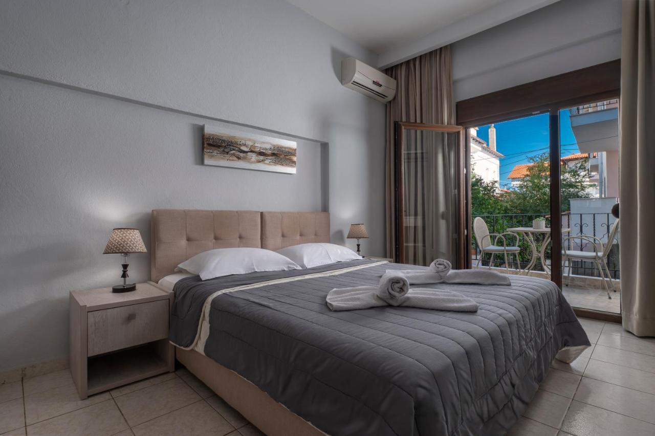 Adonis Hotel Pefkochori Extérieur photo